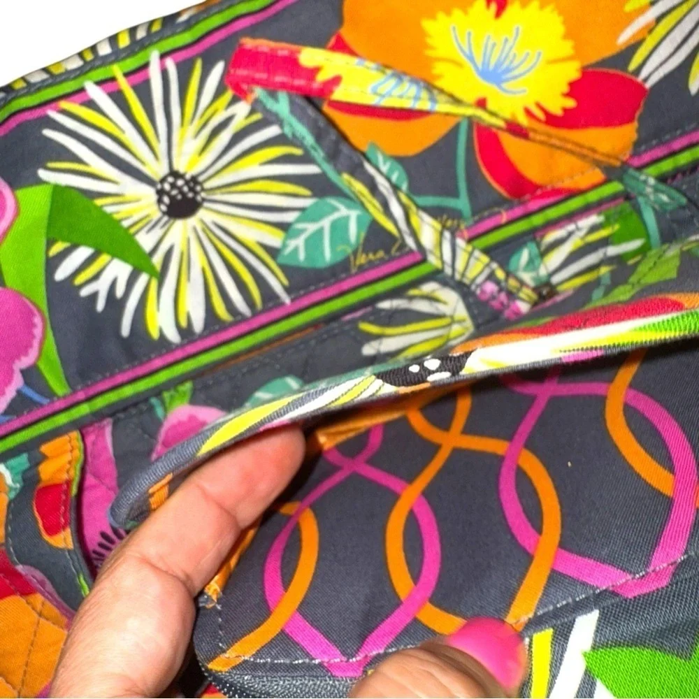 Vera Bradley Extendable Tote with Removable Crossbody strap & Wallet